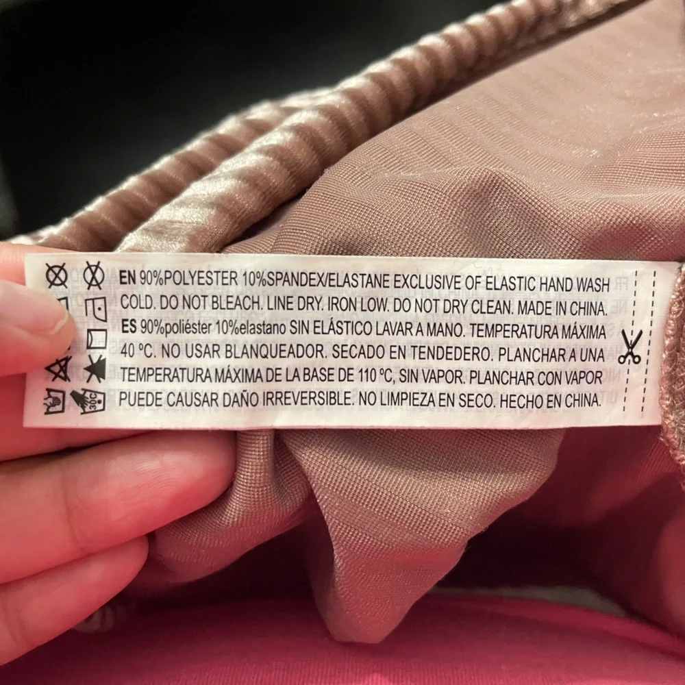 🎉HP🎉 Forever 21+ Pink Peplum Top - Picture 4 of 4